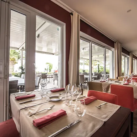 Hotel La Reserve 4*