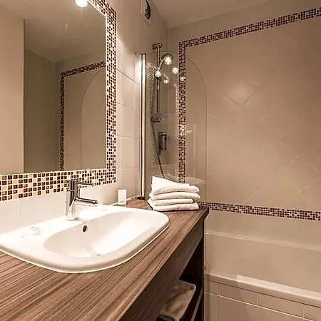 Отель La Reserve 4*